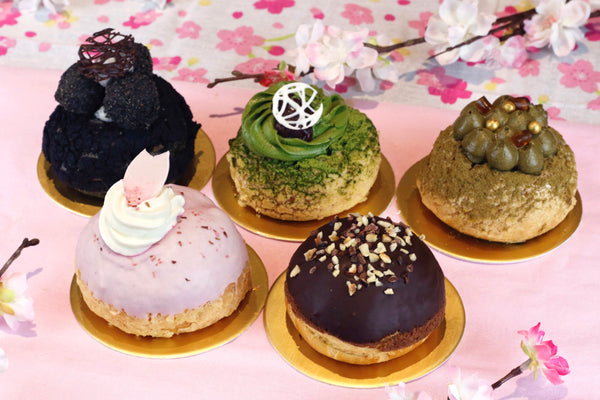 春の限定的：桜のお菓子 (Spring Limited: Sakura Desserts)